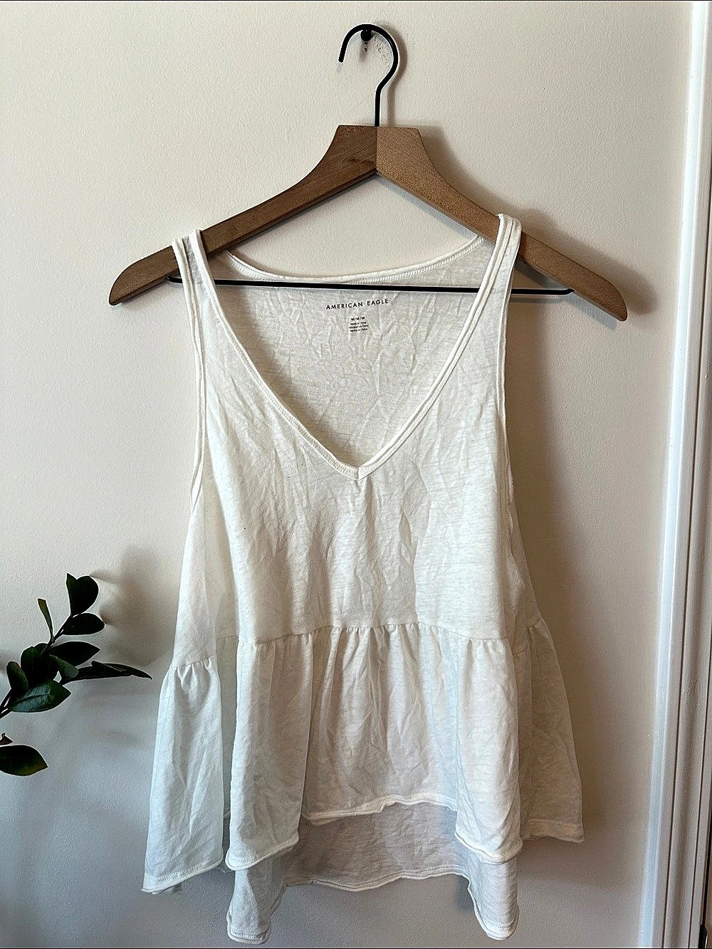 American Eagle
V-Neck Peplum Tank Top White